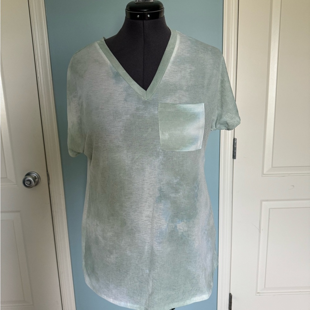 Women’s Boutique v-neck sheer teal tee